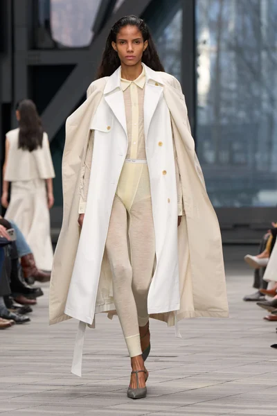 Look 9